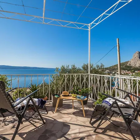 Grosse In Mit Terrasse Und Meerblick
