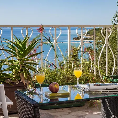 Grosse In Mit Terrasse Und Meerblick Apartment *