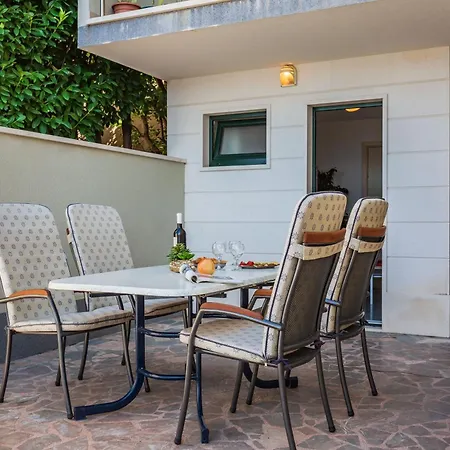Grosse In Mit Terrasse Und Meerblick Apartment *
