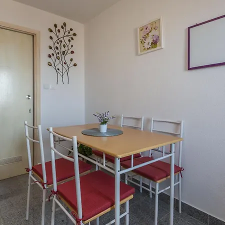 Grosse In Mit Terrasse Und Meerblick Apartment *